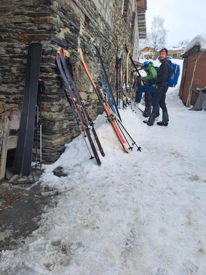 Chvibiani Guesthouse & Bar Ushguli Exterior foto