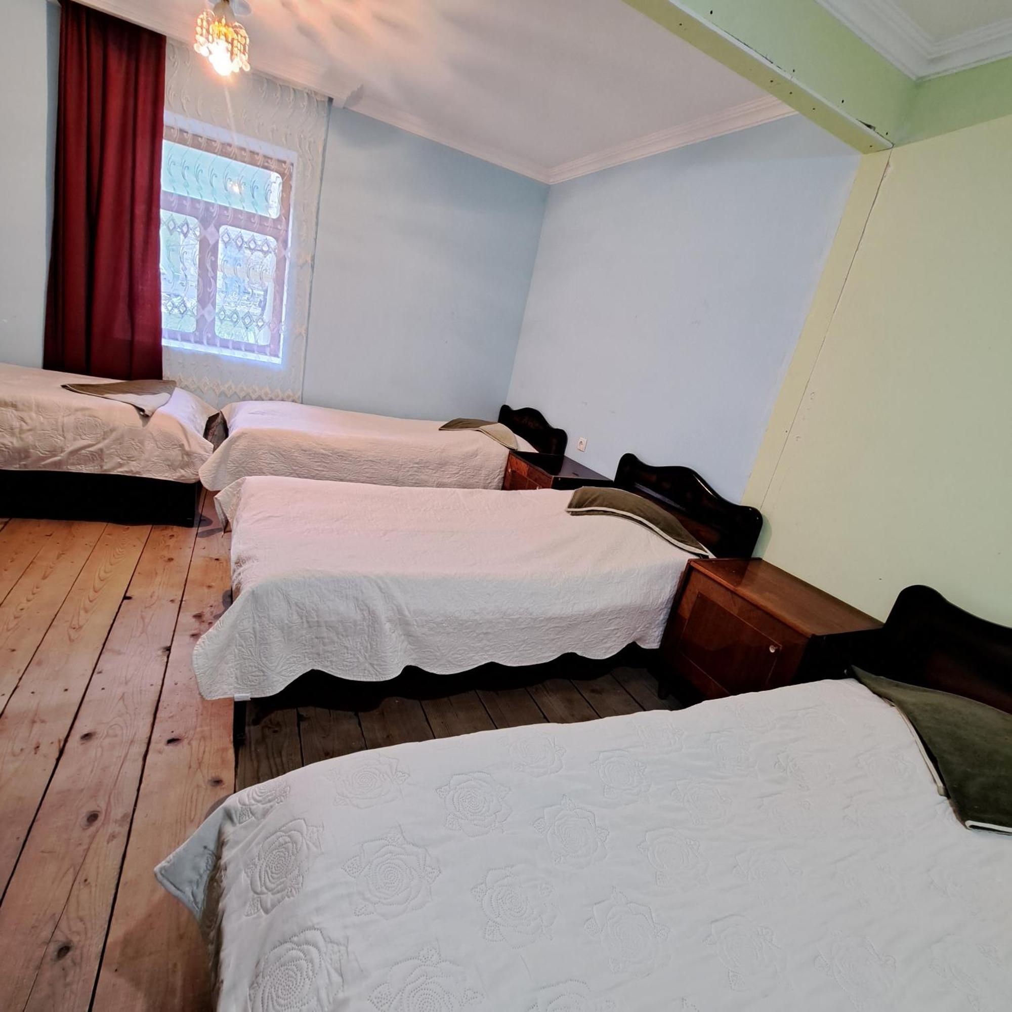 Chvibiani Guesthouse & Bar Ushguli Quarto foto